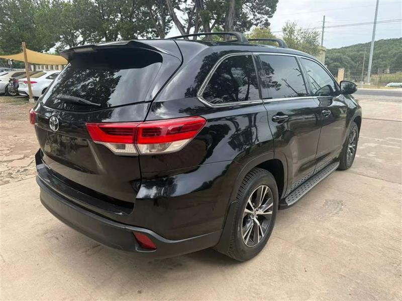 Toyota Highlander LE FWD I4 2017