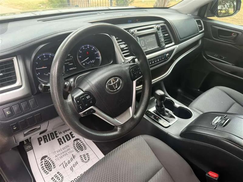 Toyota Highlander LE FWD I4 2017