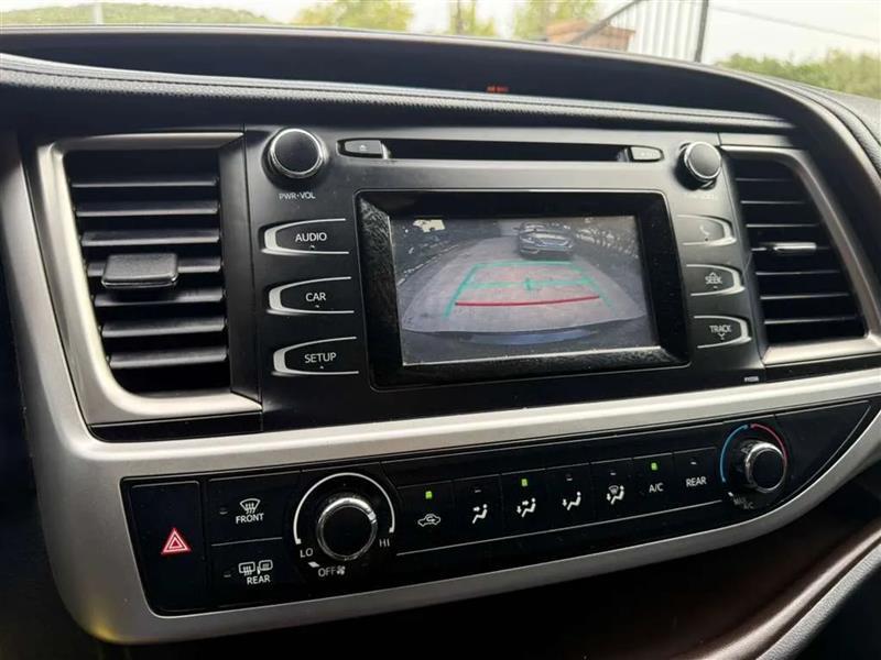 Toyota Highlander LE FWD I4 2017