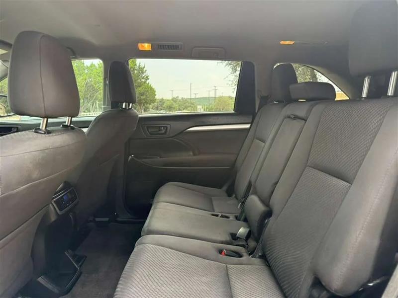 Toyota Highlander LE FWD I4 2017
