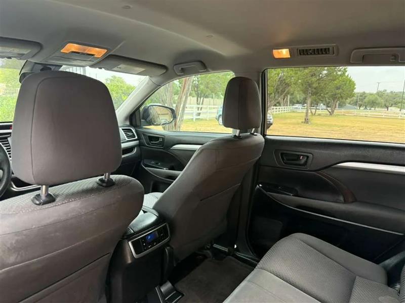 Toyota Highlander LE FWD I4 2017