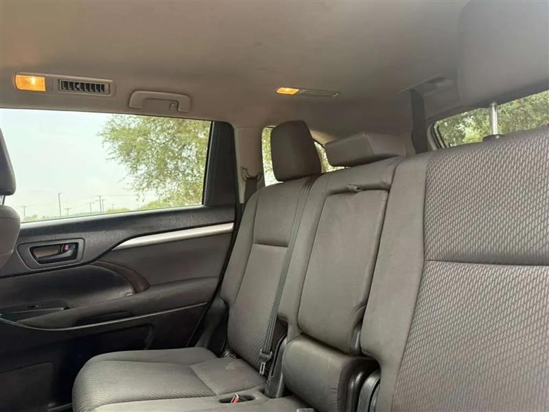 Toyota Highlander LE FWD I4 2017