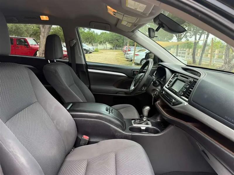 Toyota Highlander LE FWD I4 2017