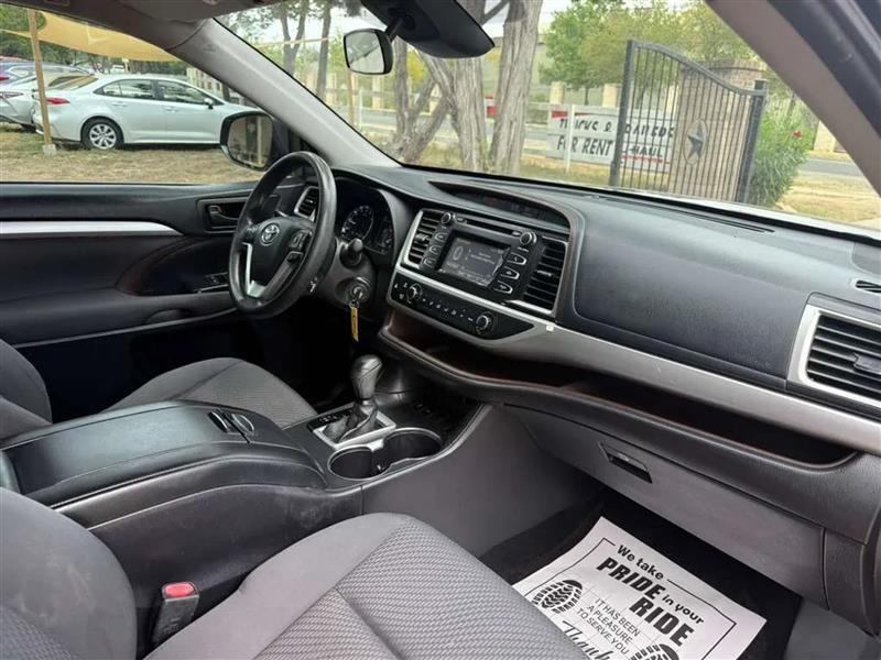 Toyota Highlander LE FWD I4 2017