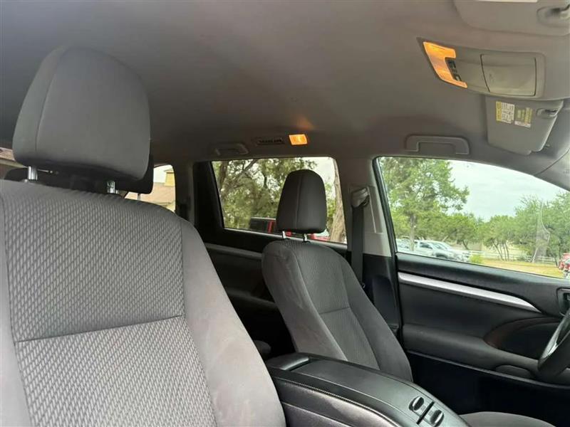 Toyota Highlander LE FWD I4 2017