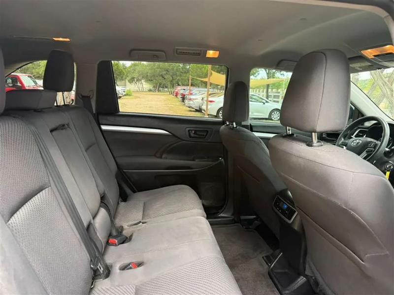 Toyota Highlander LE FWD I4 2017