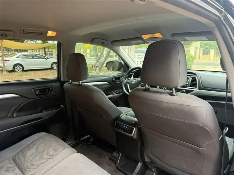 Toyota Highlander LE FWD I4 2017