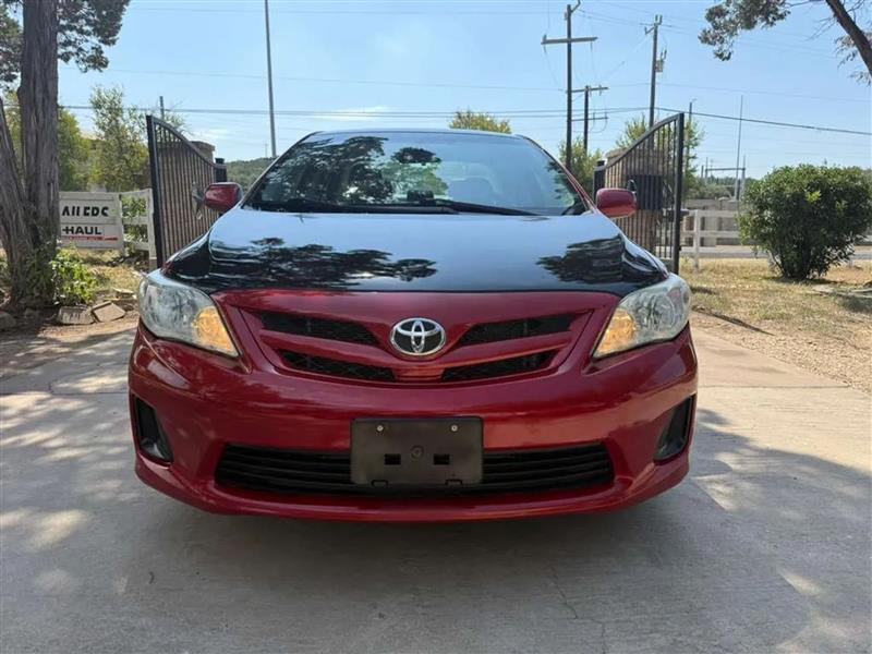 Toyota Corolla LE 4-Speed AT 2011