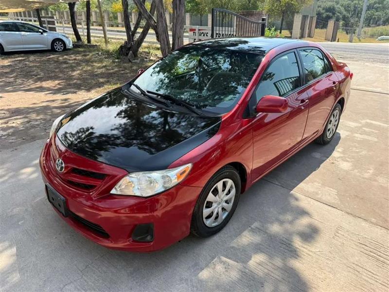 Toyota Corolla LE 4-Speed AT 2011