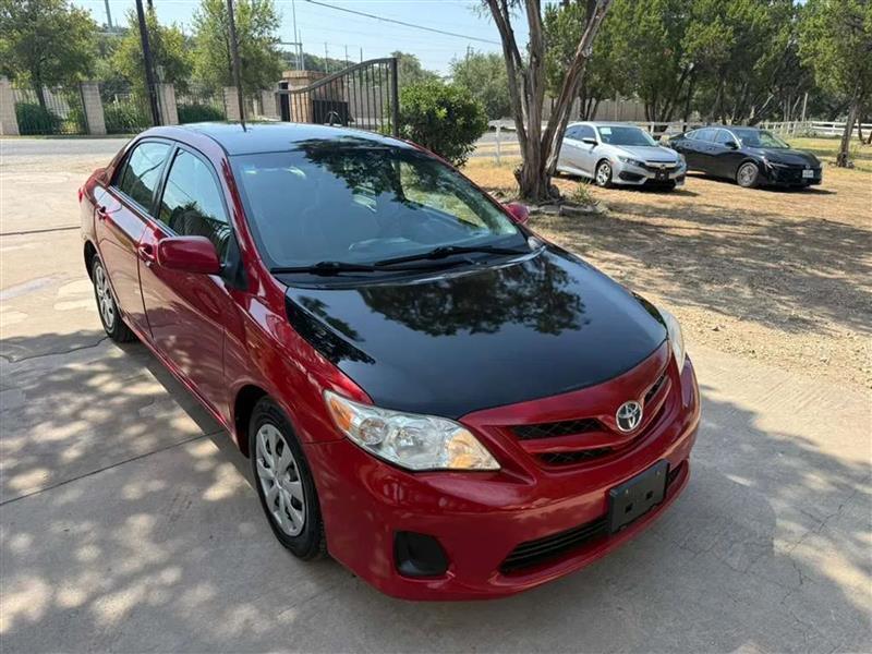 Toyota Corolla LE 4-Speed AT 2011