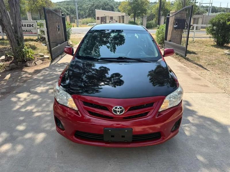 Toyota Corolla LE 4-Speed AT 2011