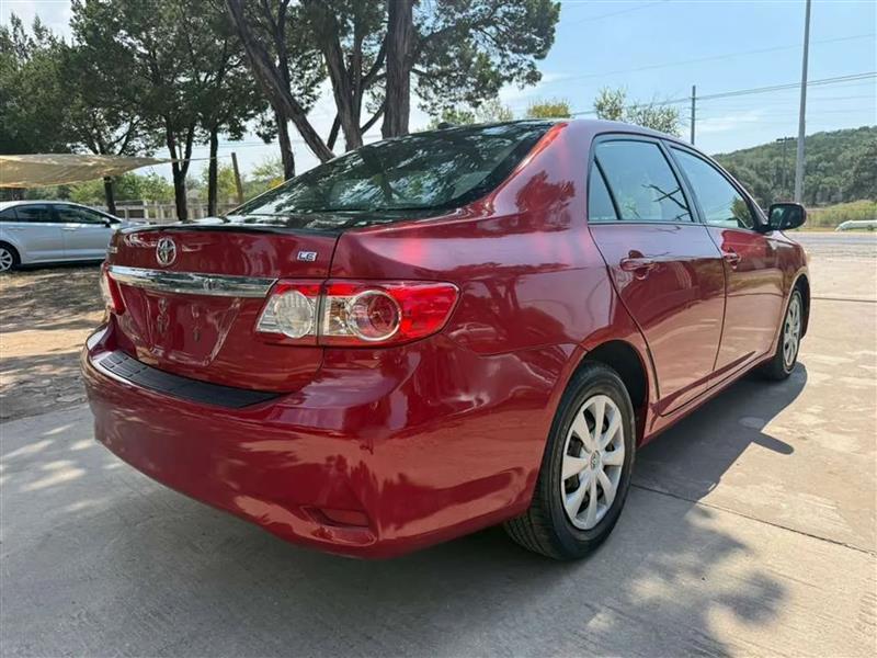 Toyota Corolla LE 4-Speed AT 2011