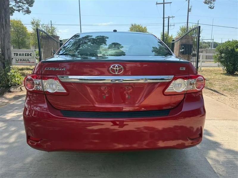 Toyota Corolla LE 4-Speed AT 2011