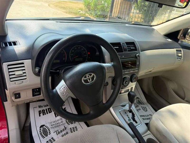 Toyota Corolla LE 4-Speed AT 2011