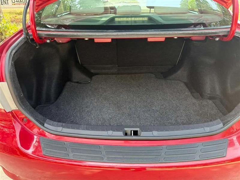 Toyota Corolla LE 4-Speed AT 2011