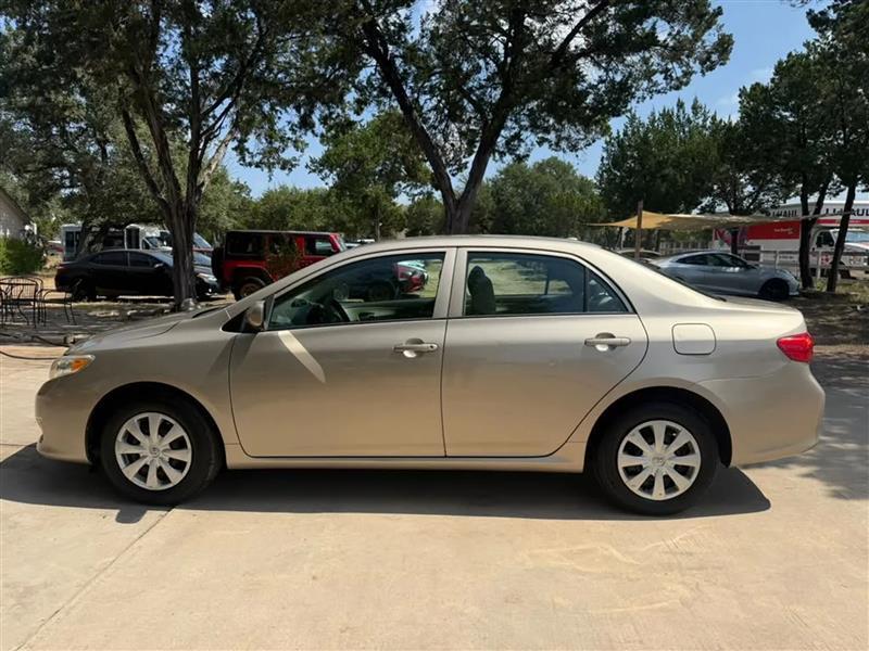 Toyota Corolla LE 4-Speed AT 2010