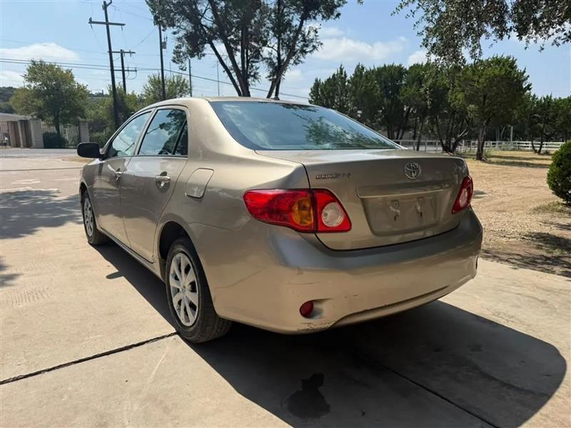 Toyota Corolla LE 4-Speed AT 2010