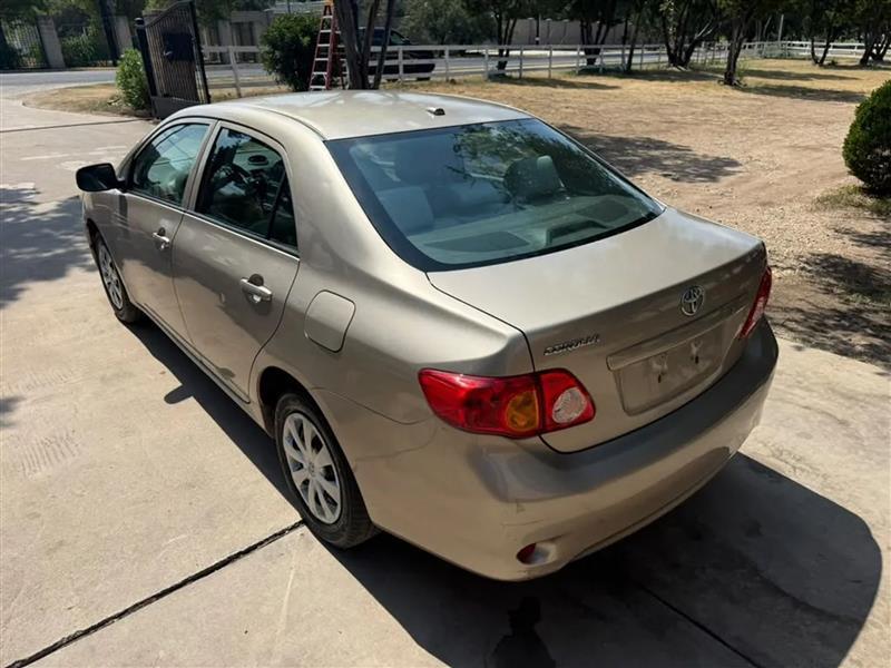 Toyota Corolla LE 4-Speed AT 2010