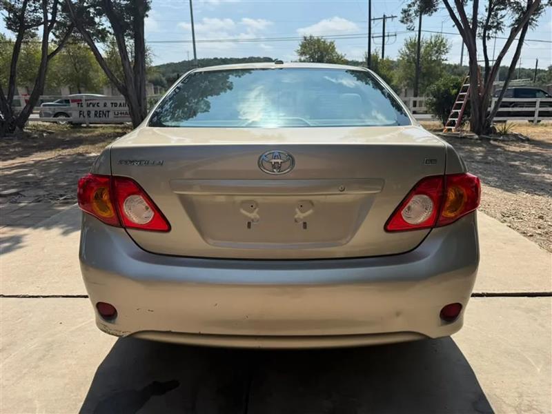 Toyota Corolla LE 4-Speed AT 2010