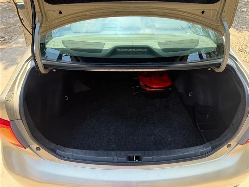 Toyota Corolla LE 4-Speed AT 2010
