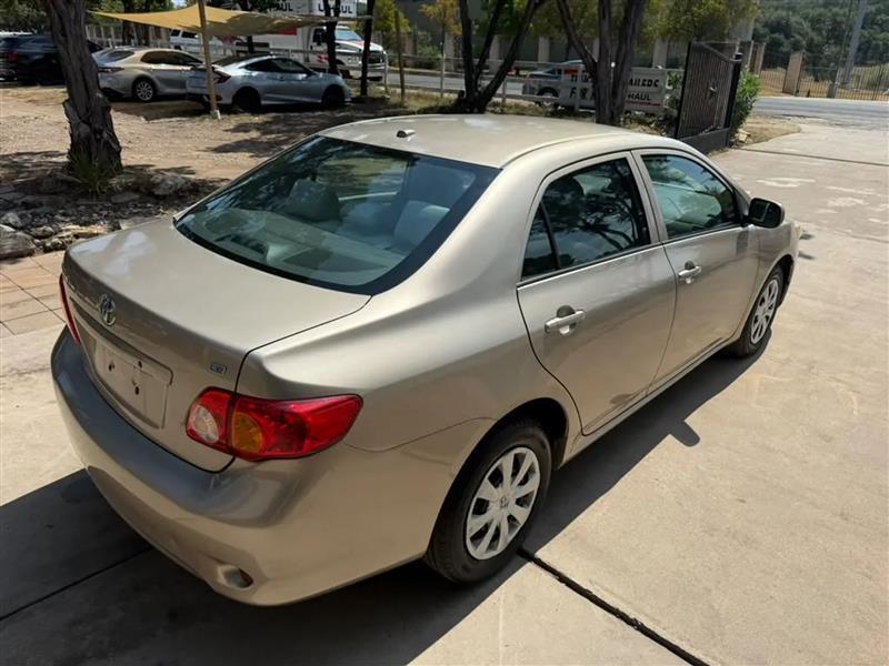 Toyota Corolla LE 4-Speed AT 2010