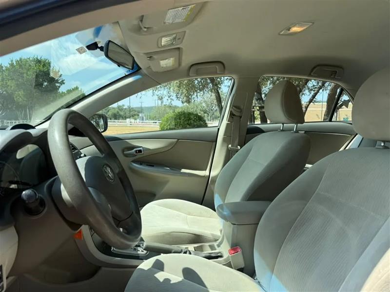 Toyota Corolla LE 4-Speed AT 2010