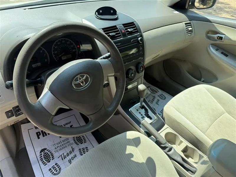 Toyota Corolla LE 4-Speed AT 2010