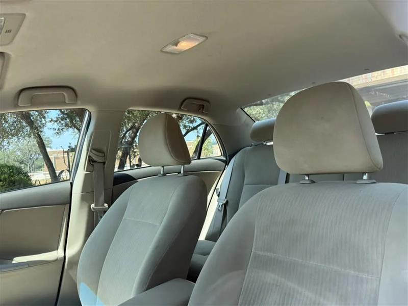 Toyota Corolla LE 4-Speed AT 2010