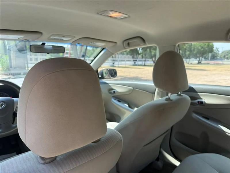 Toyota Corolla LE 4-Speed AT 2010