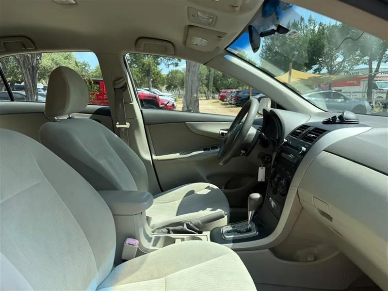 Toyota Corolla LE 4-Speed AT 2010