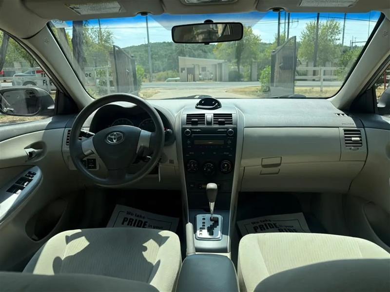 Toyota Corolla LE 4-Speed AT 2010