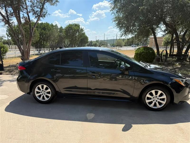 Toyota Corolla LE 2022