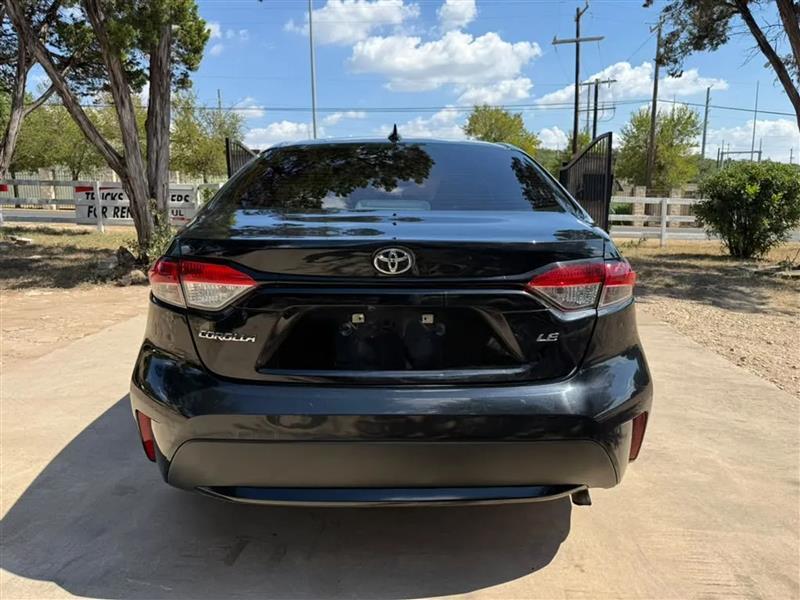 Toyota Corolla LE 2022