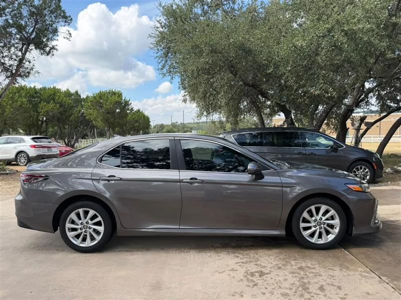 Toyota Camry LE 2021