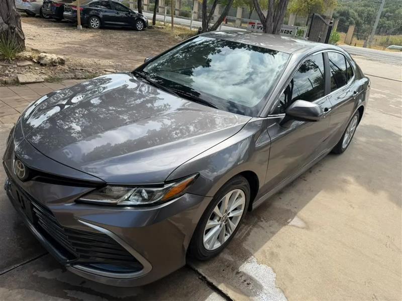 Toyota Camry LE 2021