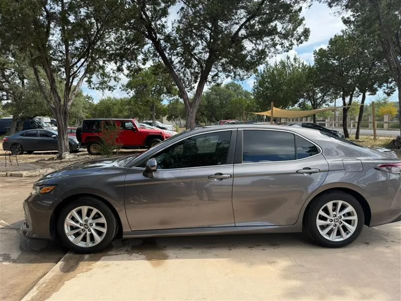 Toyota Camry LE 2021