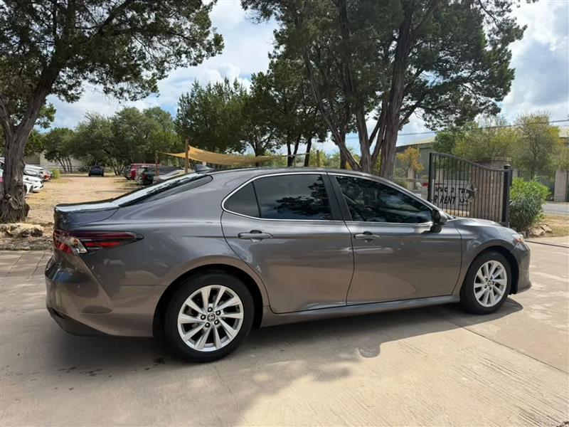 Toyota Camry LE 2021