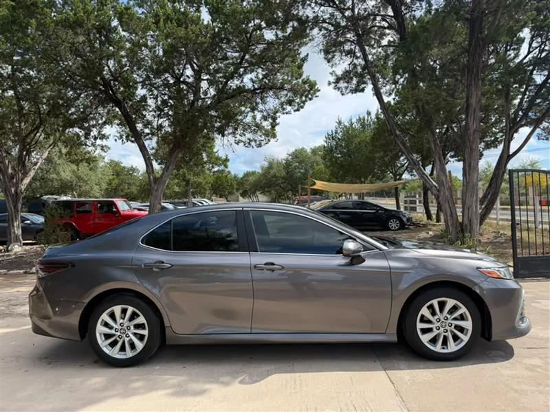 Toyota Camry LE 2021
