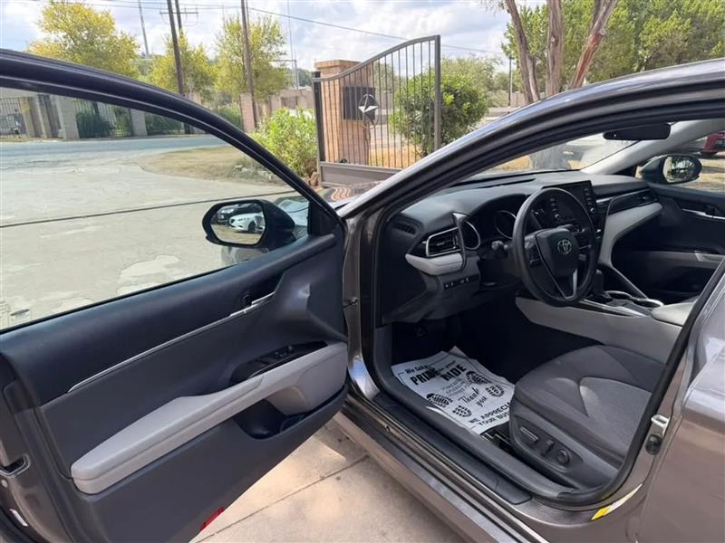 Toyota Camry LE 2021