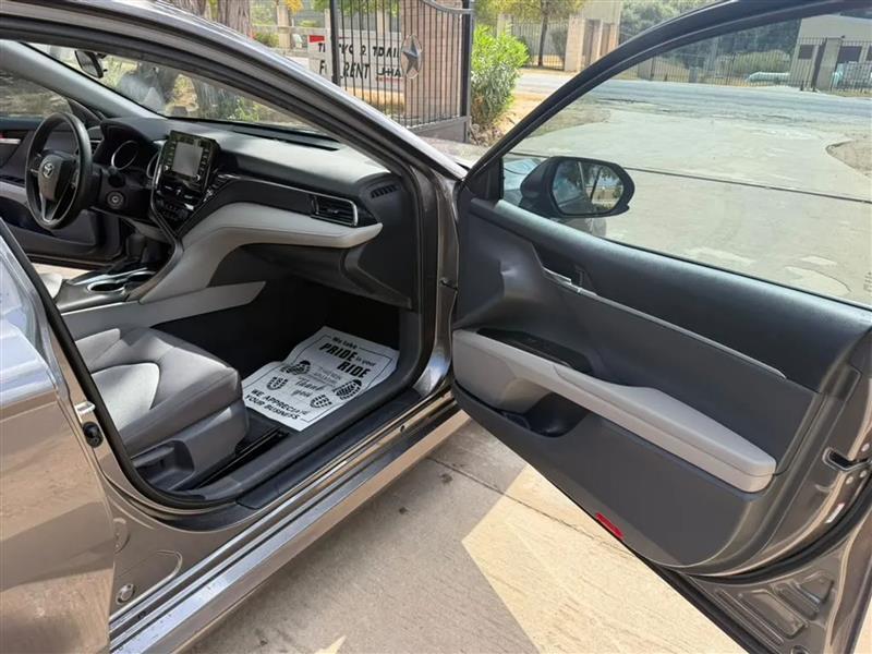 Toyota Camry LE 2021