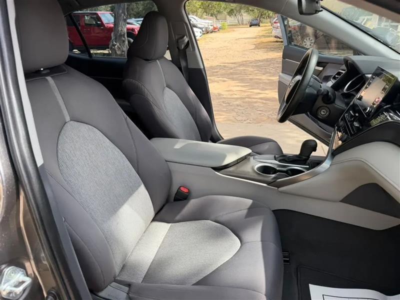 Toyota Camry LE 2021