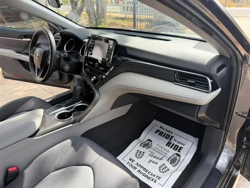 Toyota Camry LE 2021