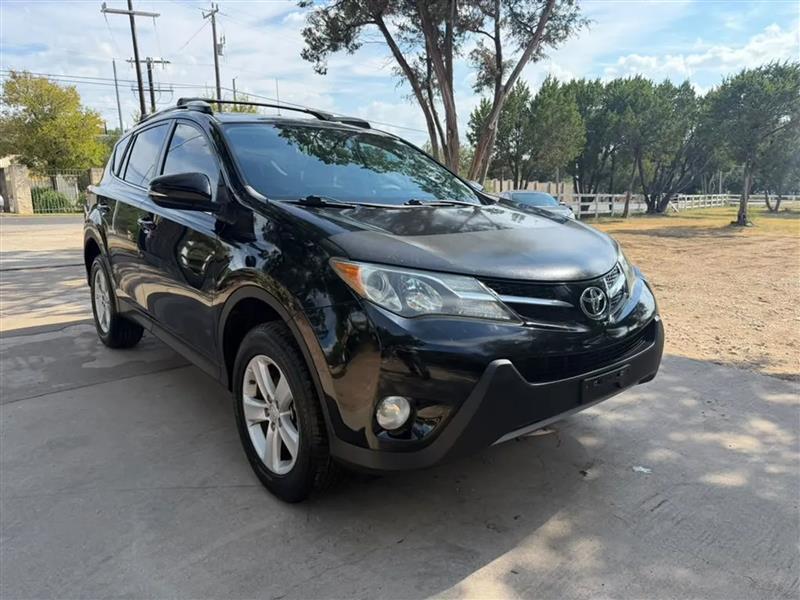Toyota RAV4 XLE FWD 2014
