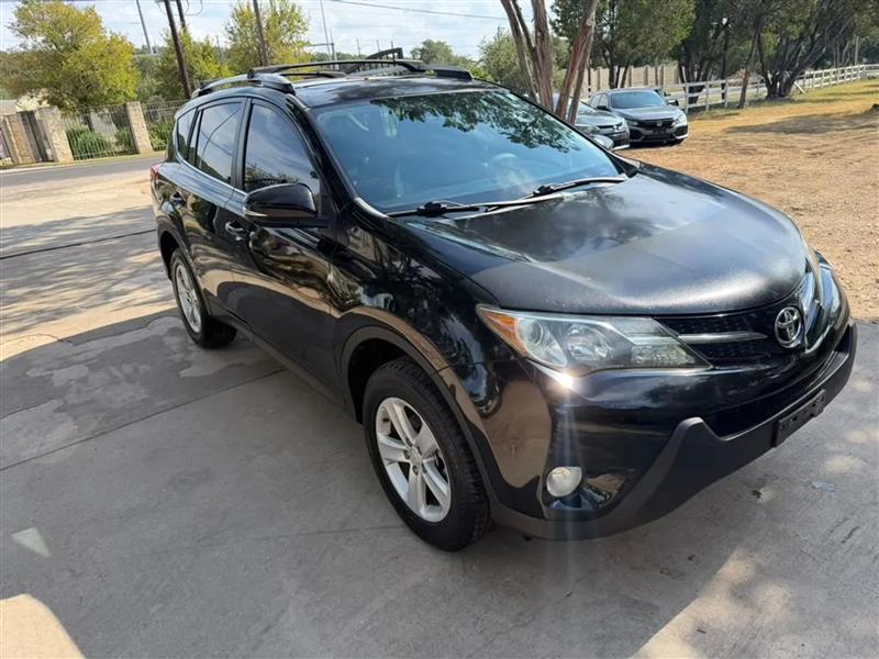 Toyota RAV4 XLE FWD 2014