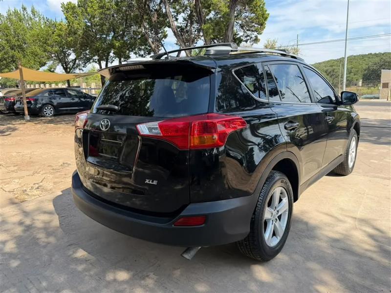 Toyota RAV4 XLE FWD 2014