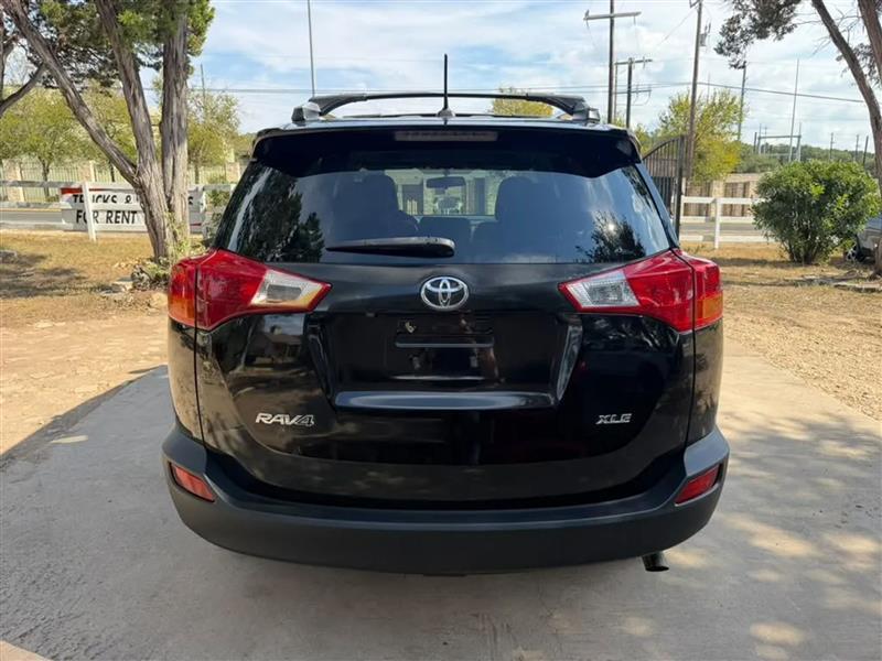Toyota RAV4 XLE FWD 2014