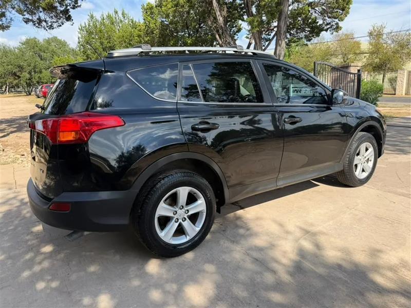 Toyota RAV4 XLE FWD 2014
