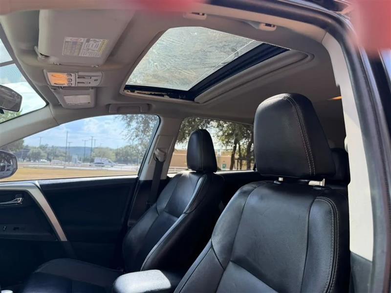 Toyota RAV4 XLE FWD 2014