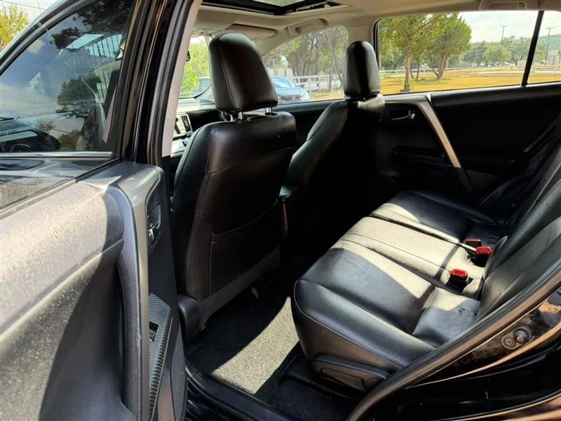 Toyota RAV4 XLE FWD 2014