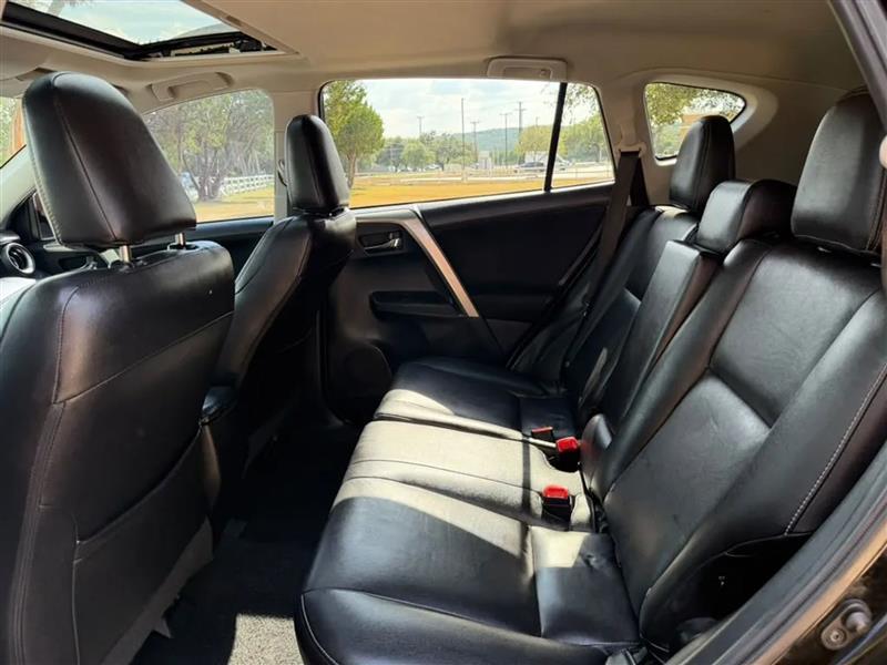Toyota RAV4 XLE FWD 2014